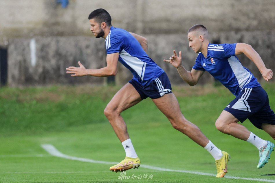 位年轻后卫 位年轻后卫