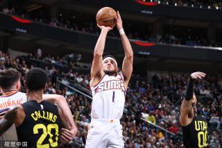 他以稳健的 他以稳健的